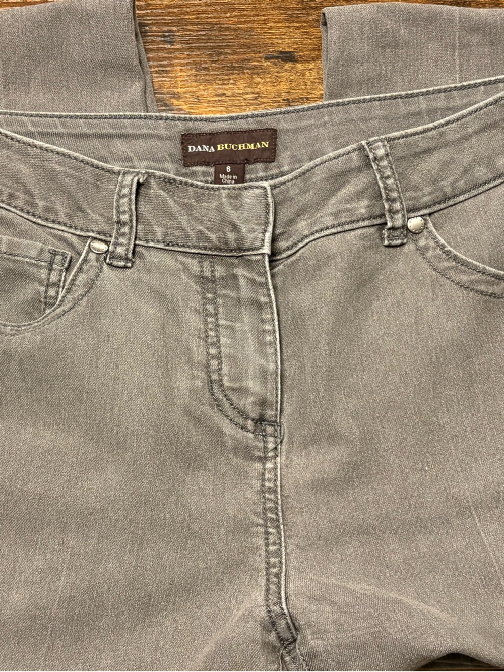 Dana Buchman Women’s Washed Gray Straight-Leg Jeans - Size 6